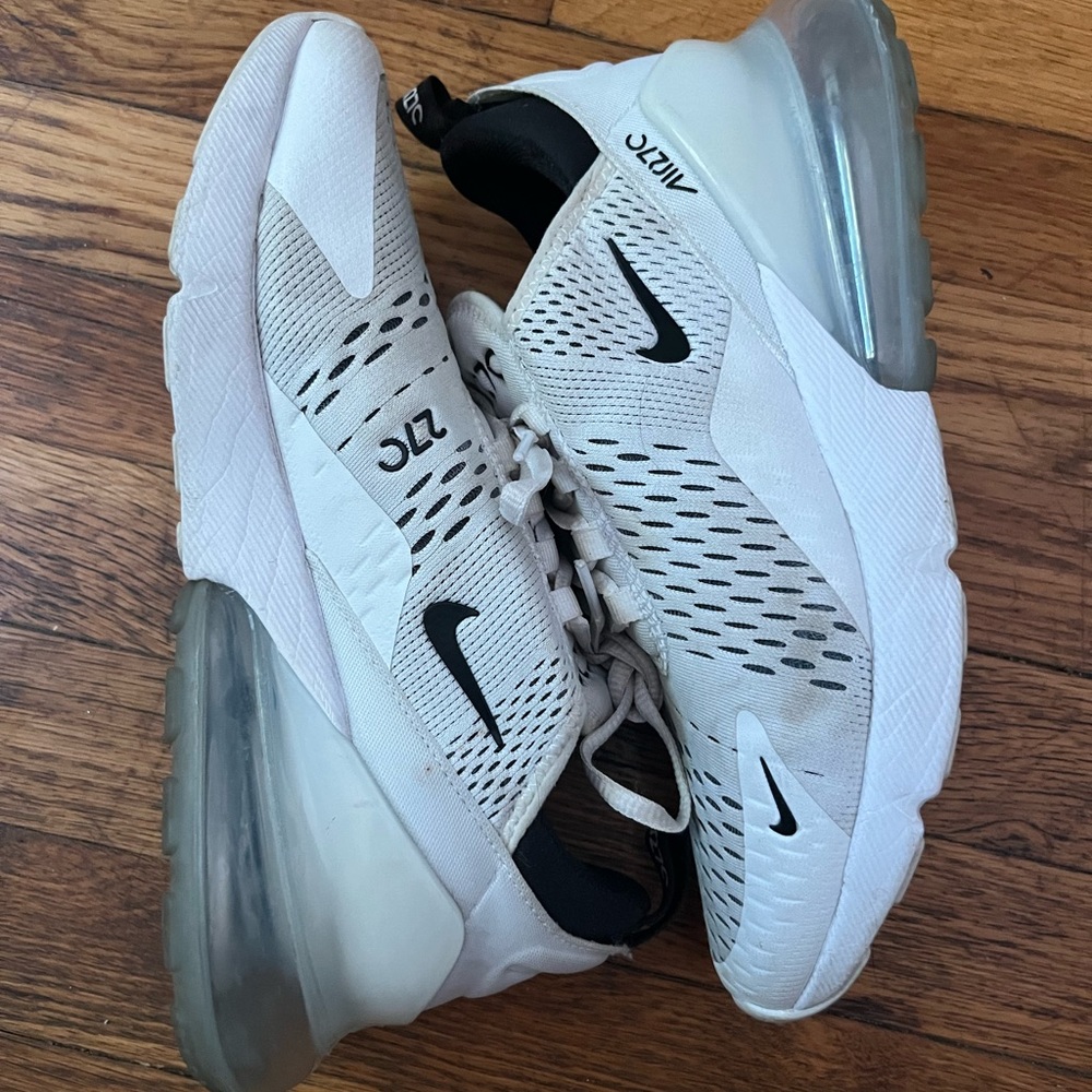 NIKE AIR MAX 270